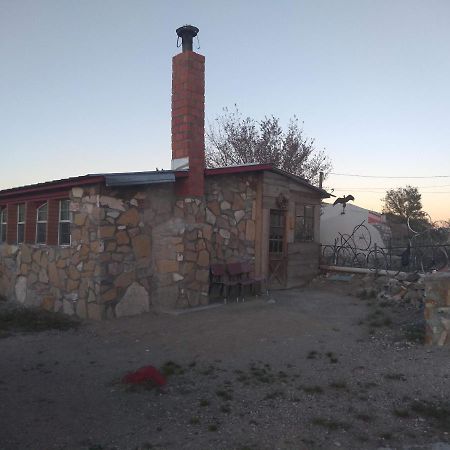 מרתון La Loma Del Chivo Llc Stone Cottage Alternative Building מראה חיצוני תמונה