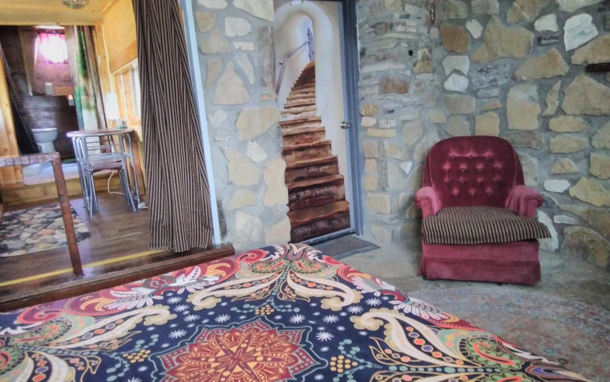 מרתון La Loma Del Chivo Llc Stone Cottage Alternative Building מראה חיצוני תמונה