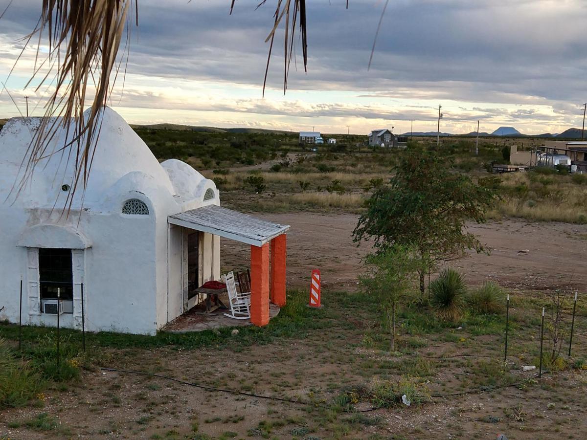 מרתון La Loma Del Chivo Llc Stone Cottage Alternative Building מראה חיצוני תמונה